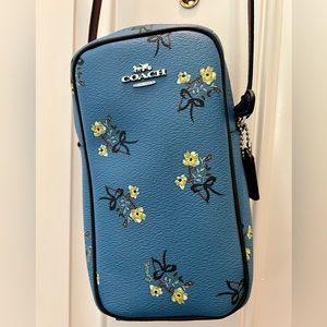 New Without Tags 🩵 Coach Phone Crossbody